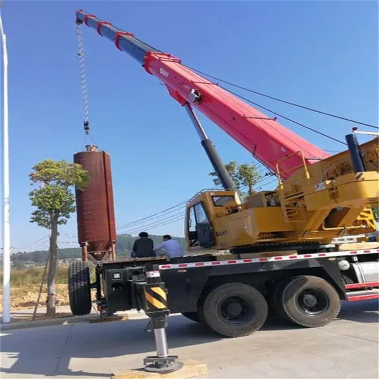 海港专业吊车租赁多少钱