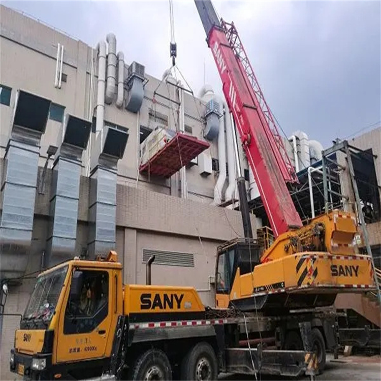 海港租赁大型汽车吊，助力工程项目高效进行