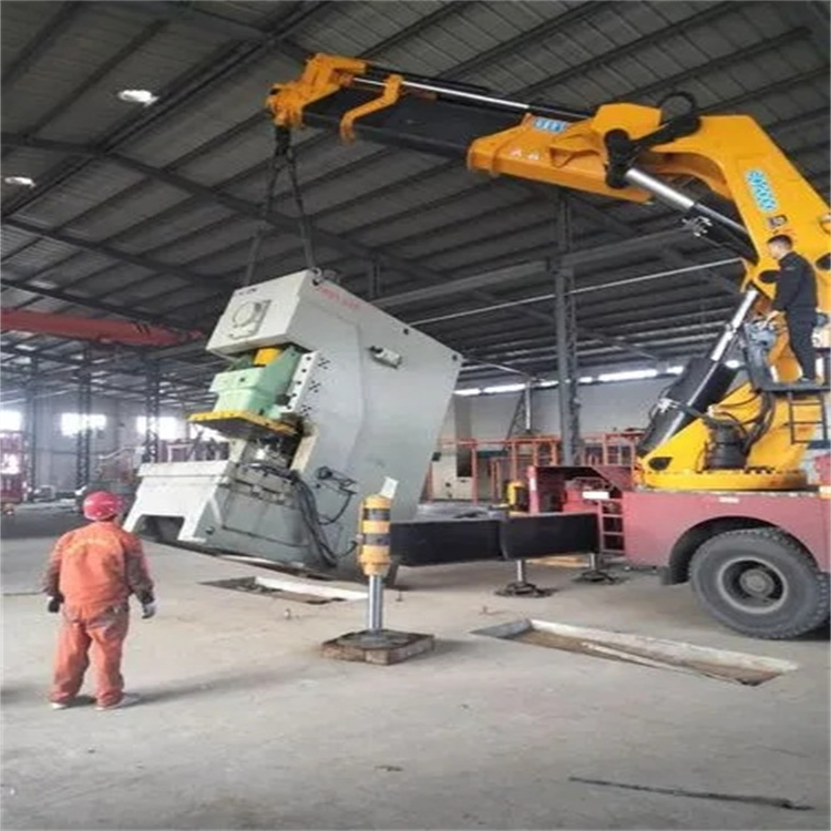 海港80吨折臂吊车出租附近电话