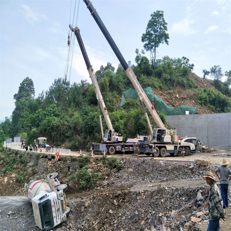 海港汽车掉沟里叫吊车救援要多少钱